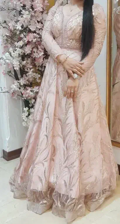 لباس مجلسی|لباس|قم, سراجه (۱۵ خرداد)|دیوار