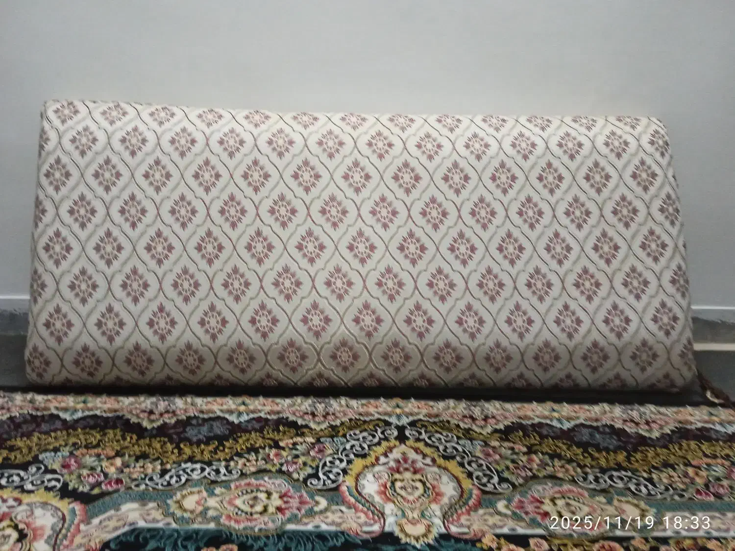 خانه و آشپزخانه فرش و گلیم وموکت|پشتی|فولادشهر, B7|دیوار