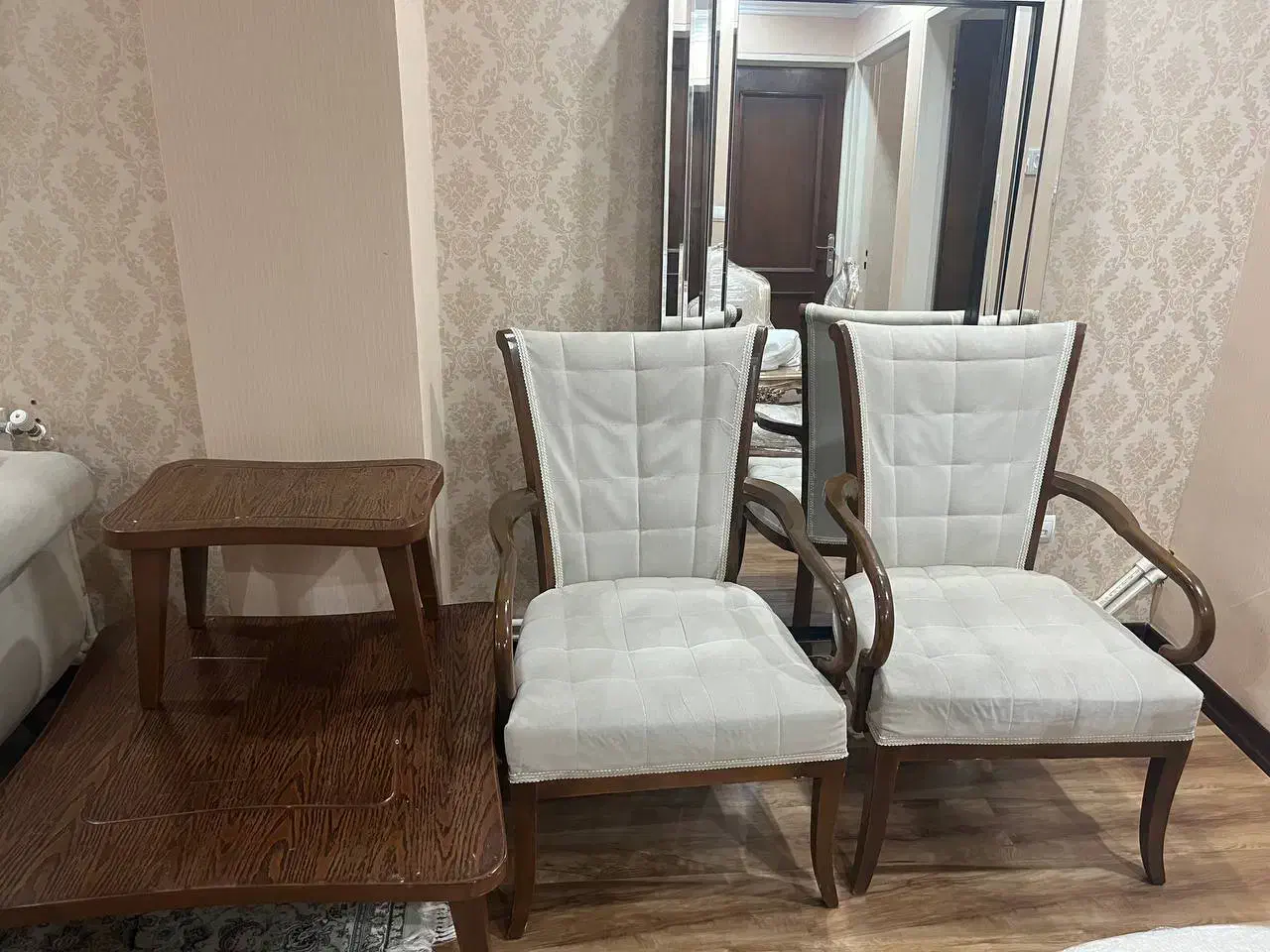 مبلمان ۷ نفره با یک جلو مبلی|مبلمان خانگی و میز عسلی|تهران, کوی بیمه|دیوار