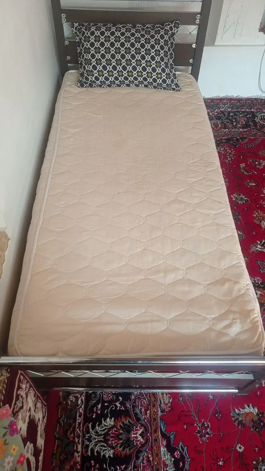 تخت سالم|تشک تختخواب|قروه, |دیوار