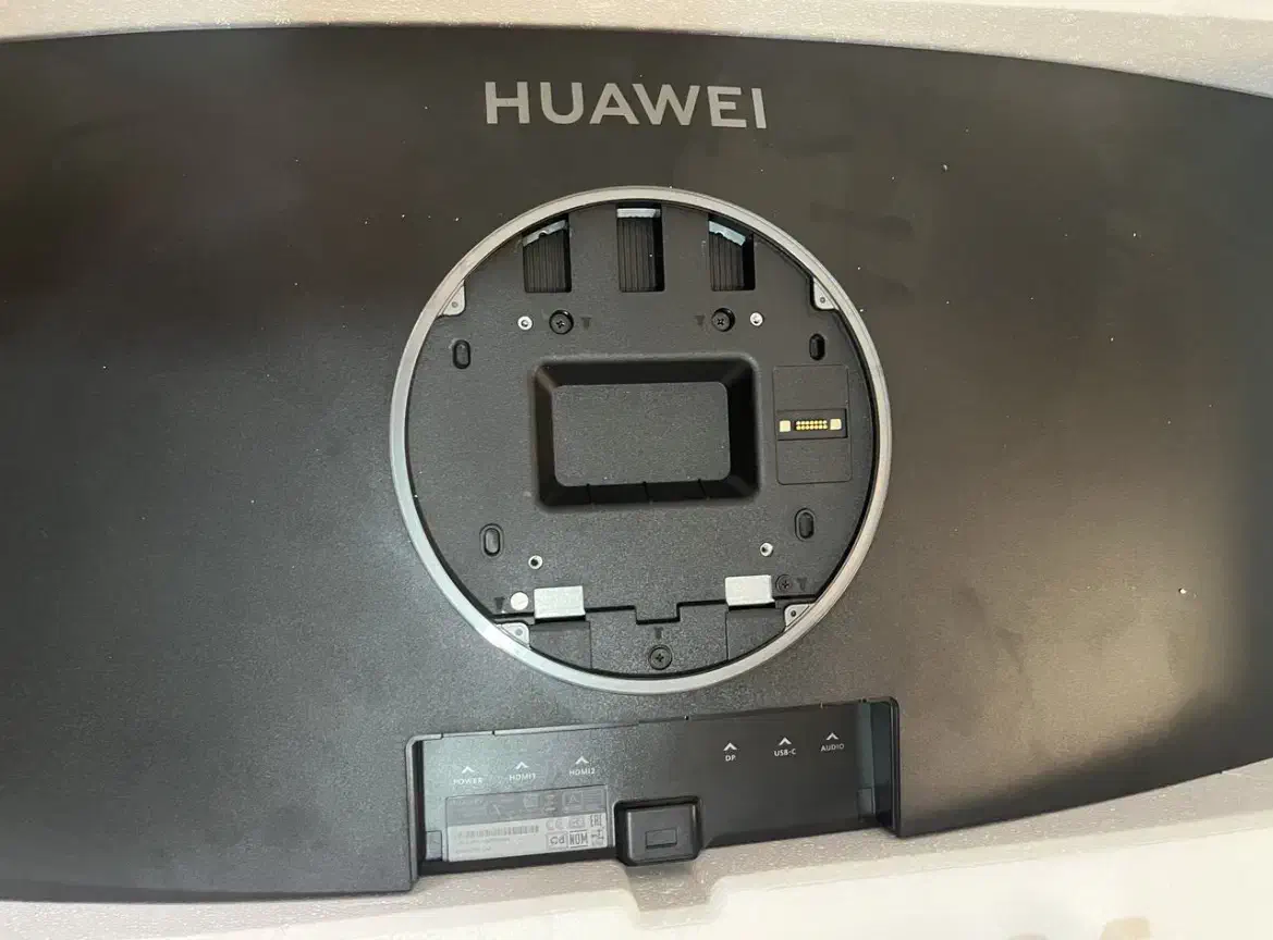 مانیتور هواوی همراه با ساندبار|تلویزیون و پروژکتور|سیرجان, |دیوار