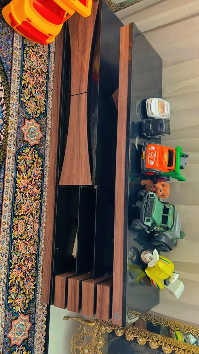 میز|میز و صندلی غذاخوری|کازرون, |دیوار