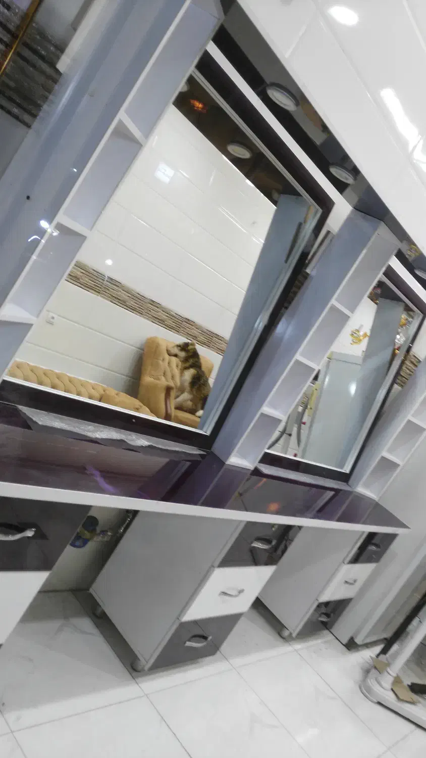 دکوراسیون آرایشگاه|آرایشگاه و سالن‌های زیبایی|سنندج, |دیوار