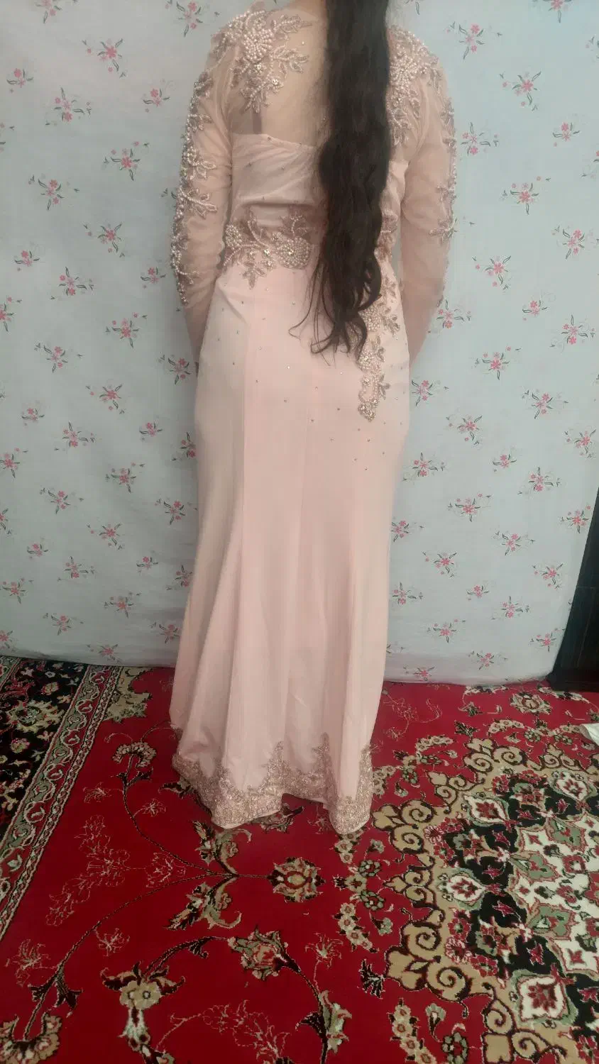 لباس مجلسی|لباس|بهارستان, |دیوار