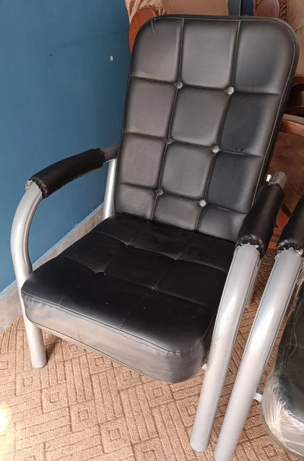 دو صندلی انتظار نو|صندلی و نیمکت|اصفهان, پرتمان|دیوار