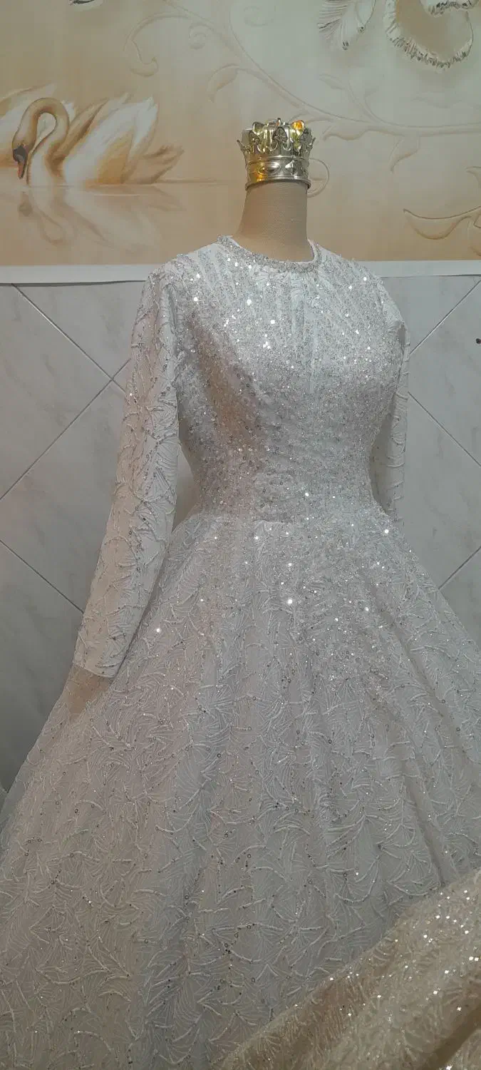 خدمات عقد و عروس|لباس|رباط‌کریم, رباط‌کریم|دیوار