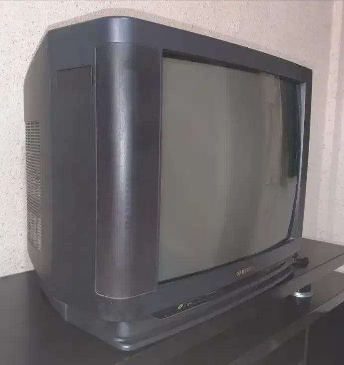 تلویزیون قدیمی (خ ری د)|تلویزیون و پروژکتور|مریوان, |دیوار