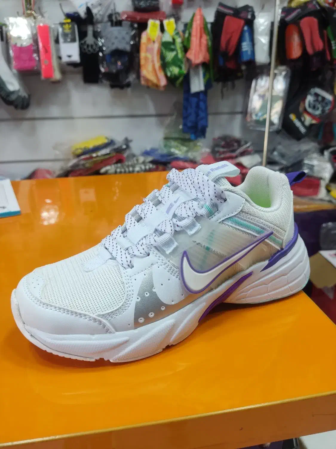 کفش پیاده روی و ورزشی|کیف، کفش، کمربند|طبس, |دیوار