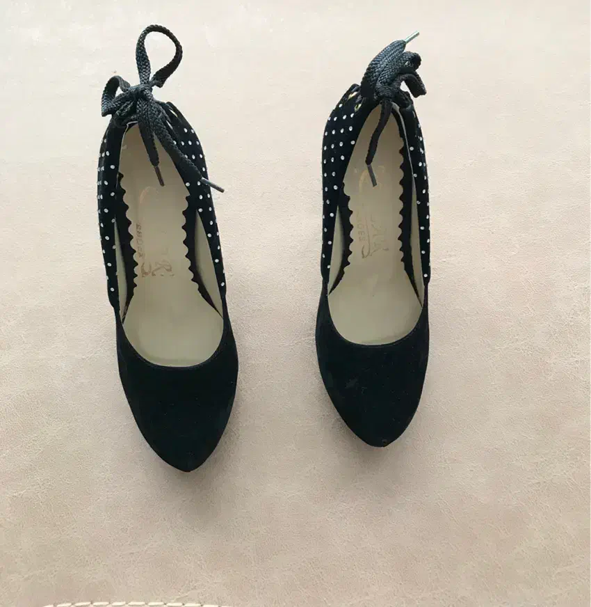 معاوضه هم دارم.کفش سایز۳۷ نو مناسب کادوروز زن|کیف، کفش، کمربند|تهران, چیتگر شمالی|دیوار