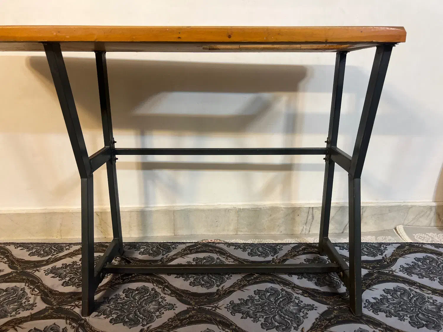 میز|لوازم خیاطی و بافتنی|گنبد کاووس, |دیوار