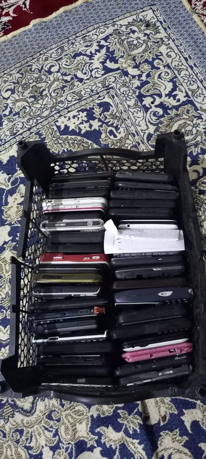 گوشی ساده و لمسی|موبایل|اصفهان, ارغوانیه|دیوار