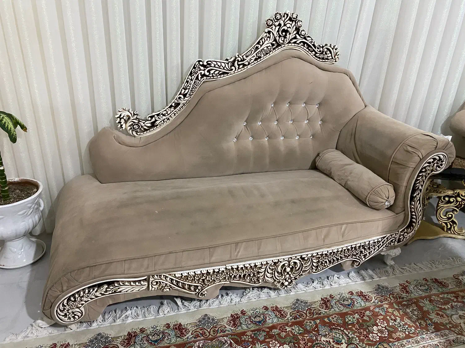 مبل سلطنتی|مبلمان خانگی و میز عسلی|شیروان (خراسان), |دیوار