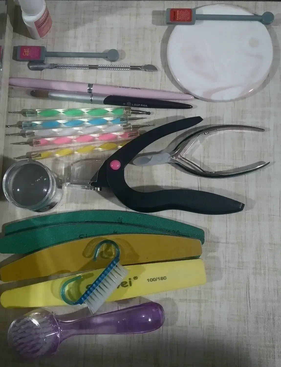 وسایل کاشت ناخن (مانیکور و پدیکور)|آرایشگاه و سالن‌های زیبایی|الوند, |دیوار