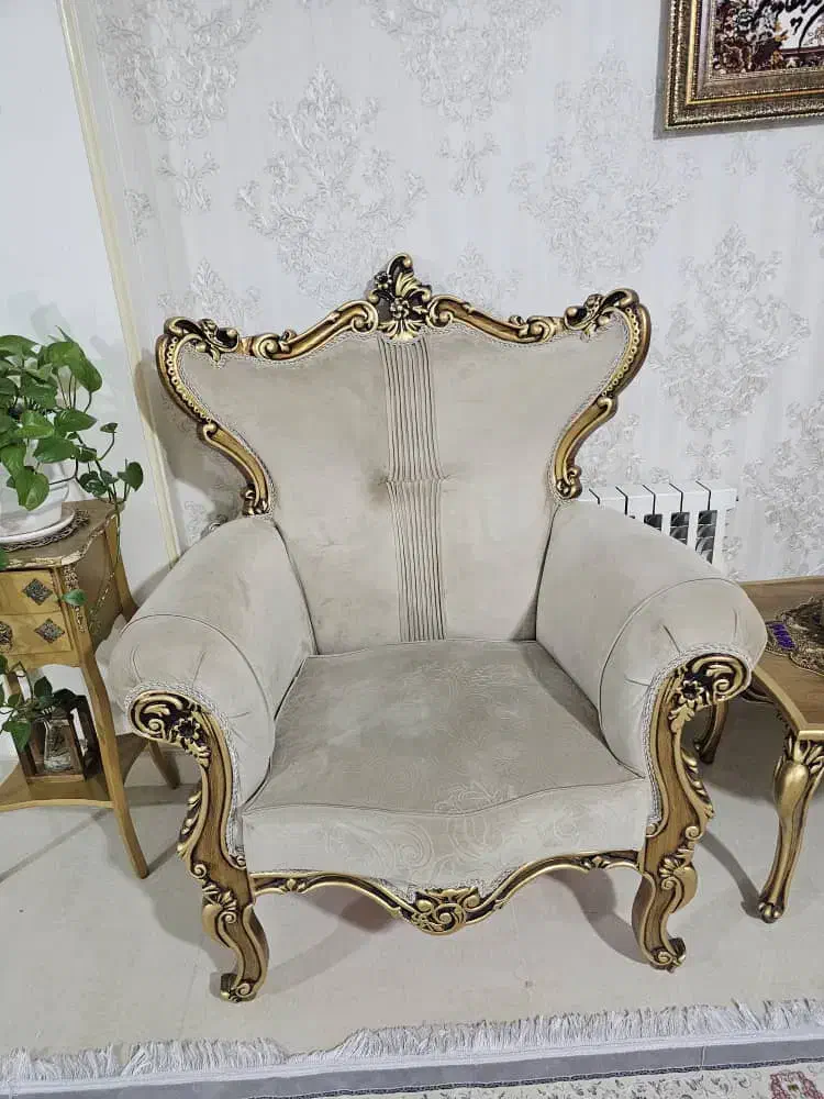 مبل سلطنتی ۷ نفره|مبلمان خانگی و میز عسلی|پردیس, فاز ۳|دیوار