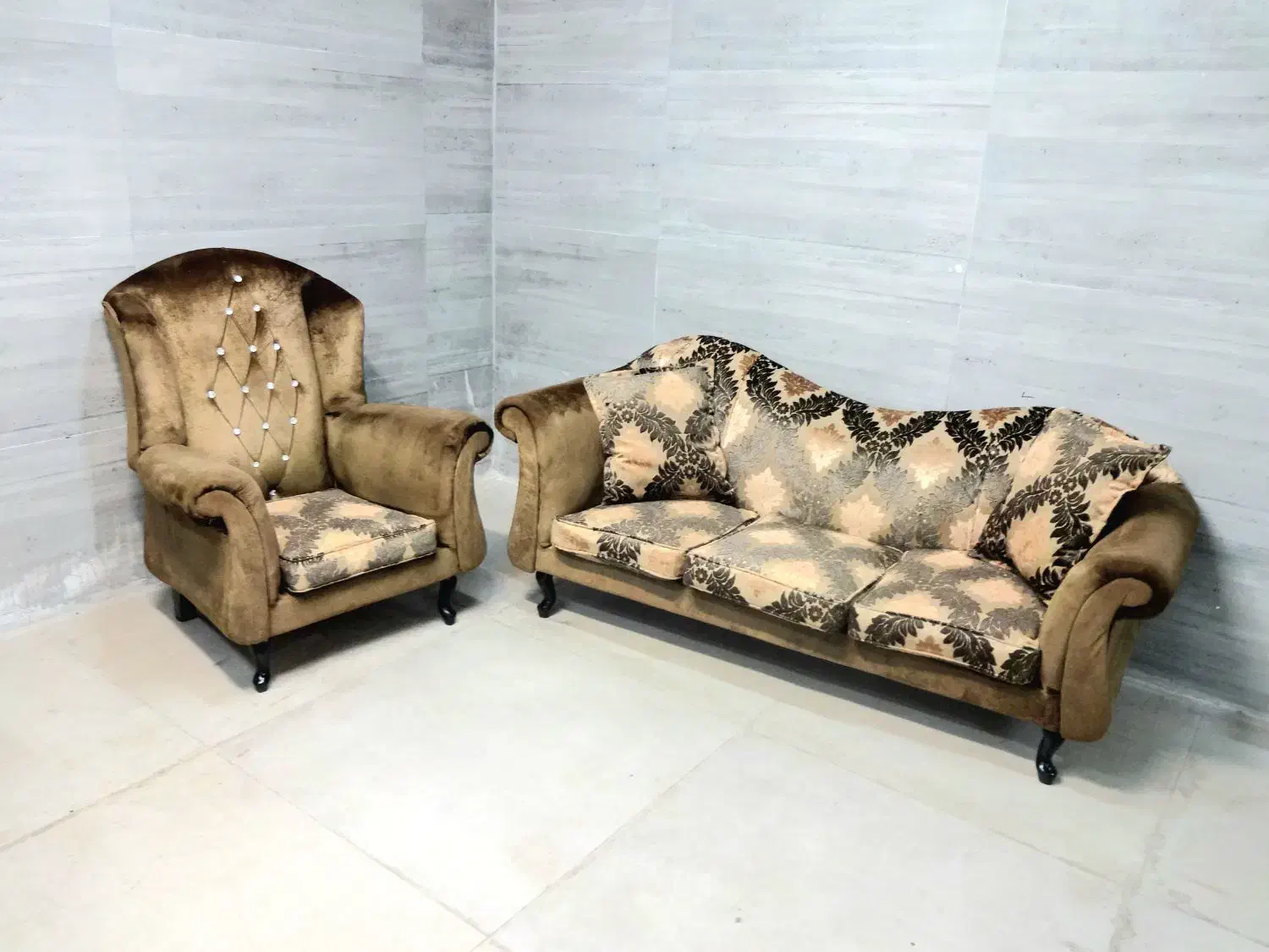 مبل هفت نفره قهوهای|مبلمان خانگی و میز عسلی|اصفهان, خانه اصفهان|دیوار