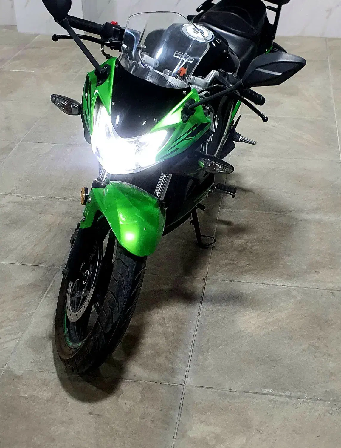 مگلی ۲۰۰ در حد|موتورسیکلت|اصفهان, رزمندگان|دیوار