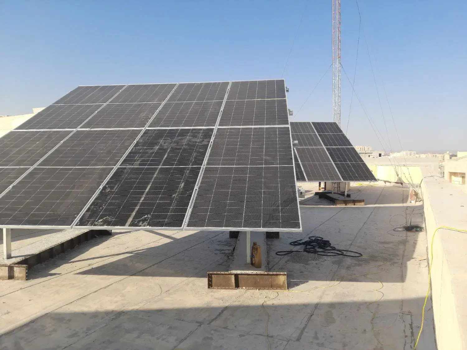 گروه مهندسی آریا نور،برق کاری،پنل خورشیدی،دوربین|خدمات پیشه و مهارت|ساوه, |دیوار