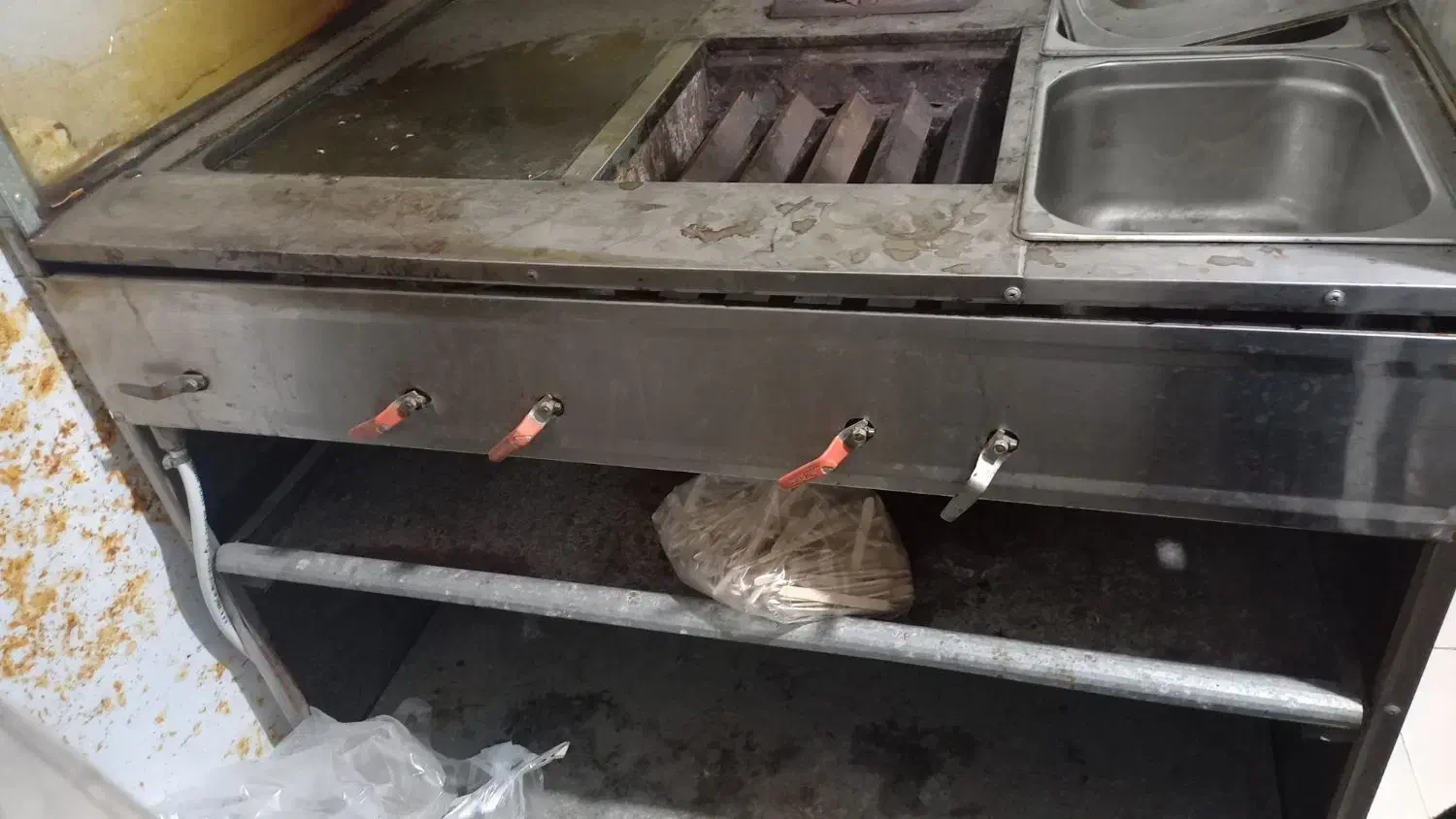 فر ساندویچی|کافیشاپ و رستوران|لاهیجان, طالقانی|دیوار