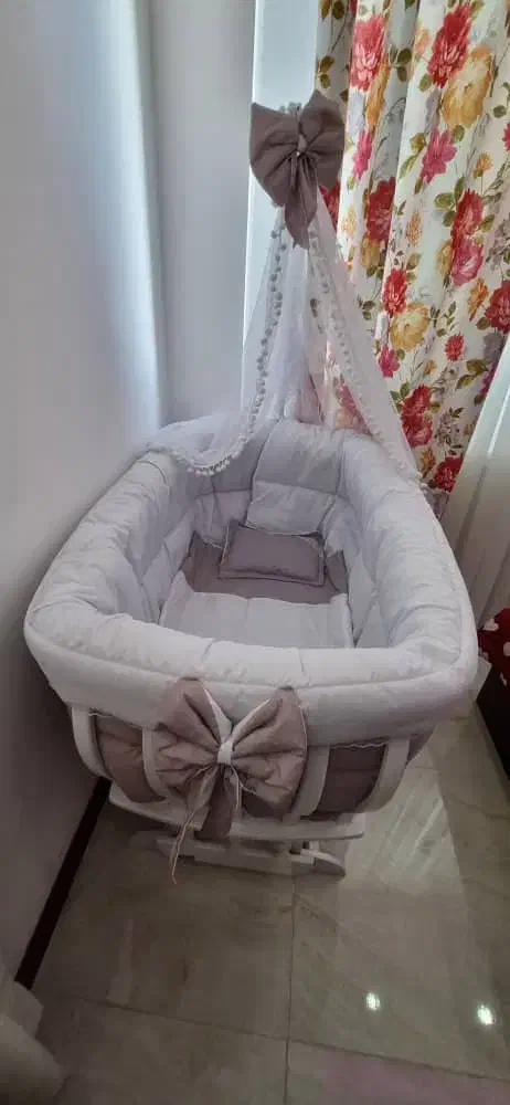 گهواره کنار مادر کاملا سالم ۲عدد|تخت و صندلی بچه|صومعه‌سرا, |دیوار