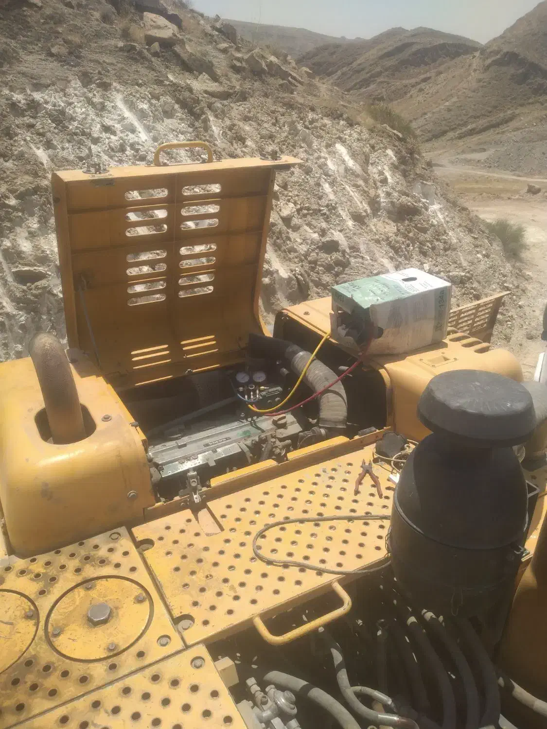 برق و شارژ گاز کولر (کف قیمت بازار)با ضمانت سرما|خدمات موتور و ماشین|ایلام, |دیوار