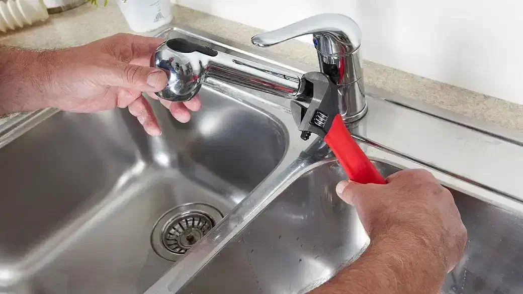 لوله کشی آب وفاضلاب،نصب وسرویس پمپ آب وشیرآلات|خدمات پیشه و مهارت|کرمانشاه, |دیوار