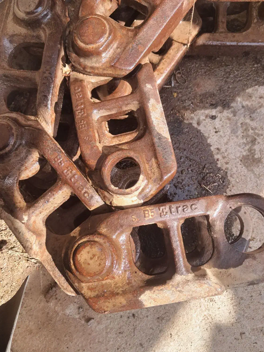 لیگ دستگاه سنگین|خودرو سنگین|باروق, |دیوار