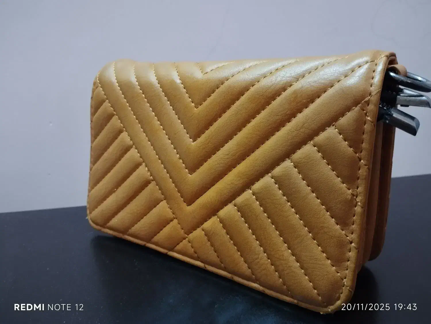 کیف دستی|کیف، کفش، کمربند|پرند, فاز ۲|دیوار