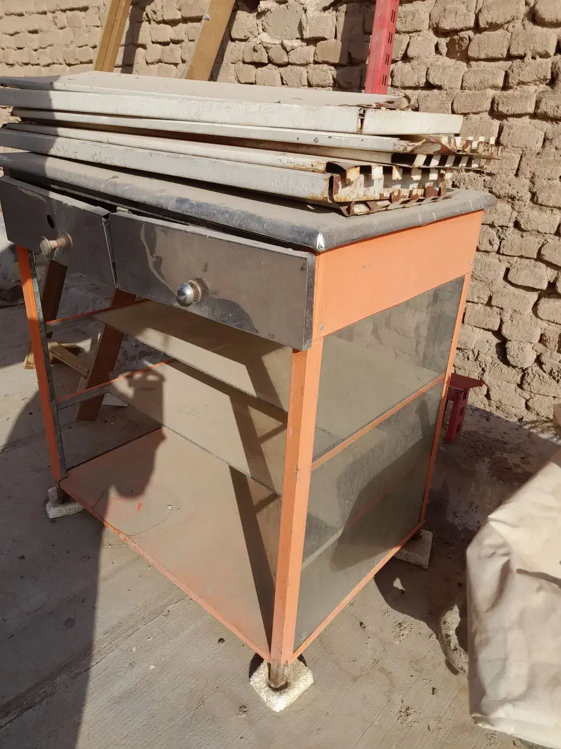 استند و میز کار سوپری و جا حبوبات|فروشگاه و مغازه|کاشان, باغ ماجد|دیوار