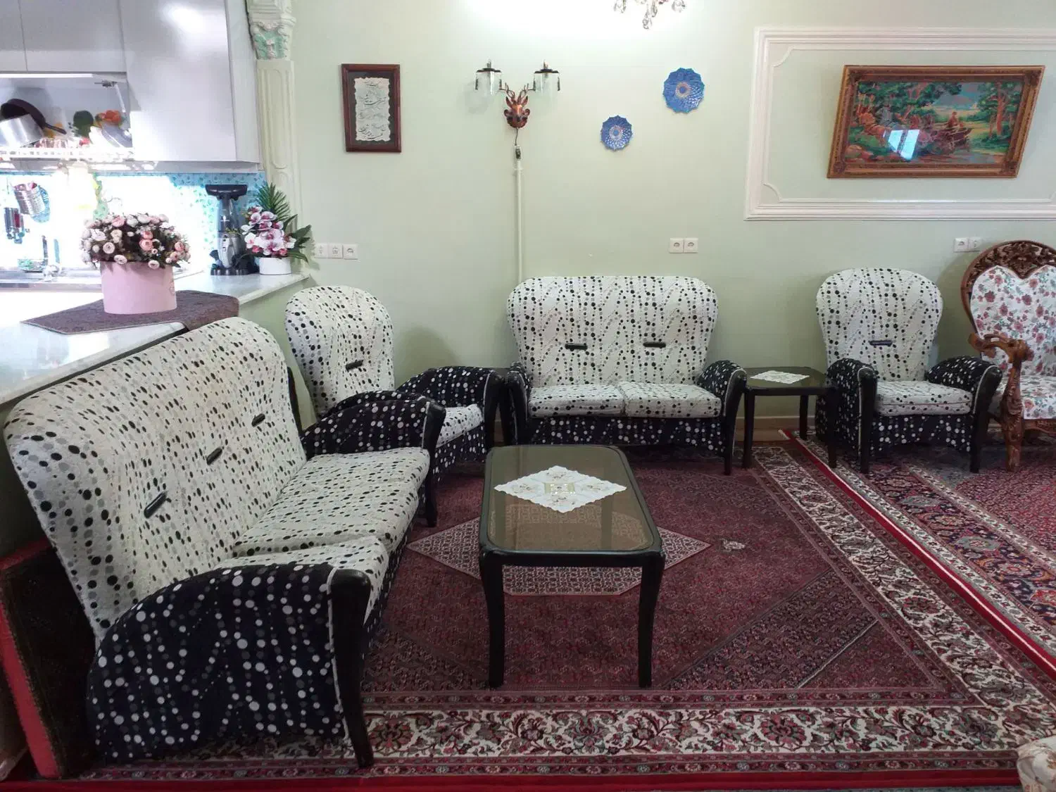 مبل ۷ نفره در حد نو همراه با جلو مبلی و ۲عددعسلی|مبلمان خانگی و میز عسلی|زنجان, |دیوار