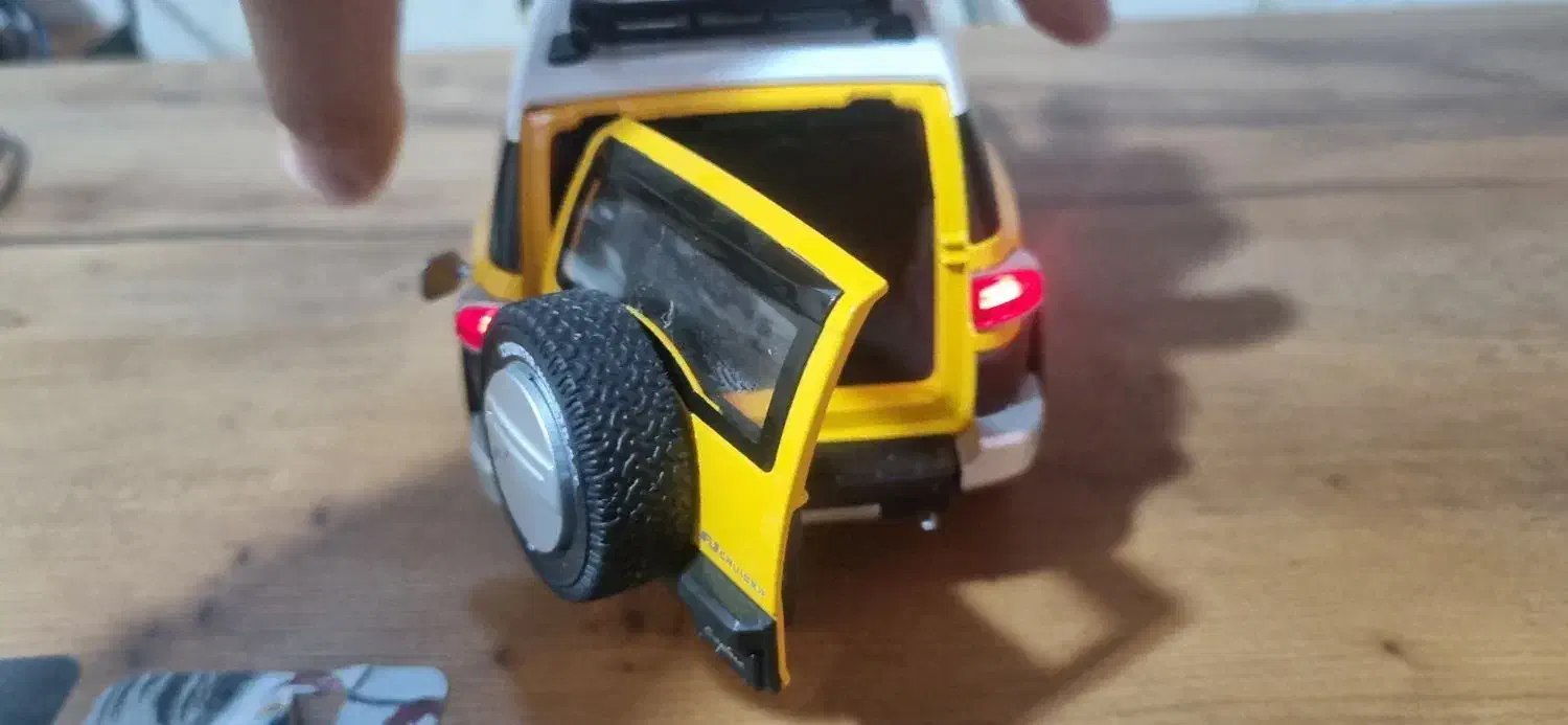 ماکت ماشین تویوتا اف جی کروز|کلکسیون و سرگرمی|کرج, فاز ۳ مهرشهر|دیوار