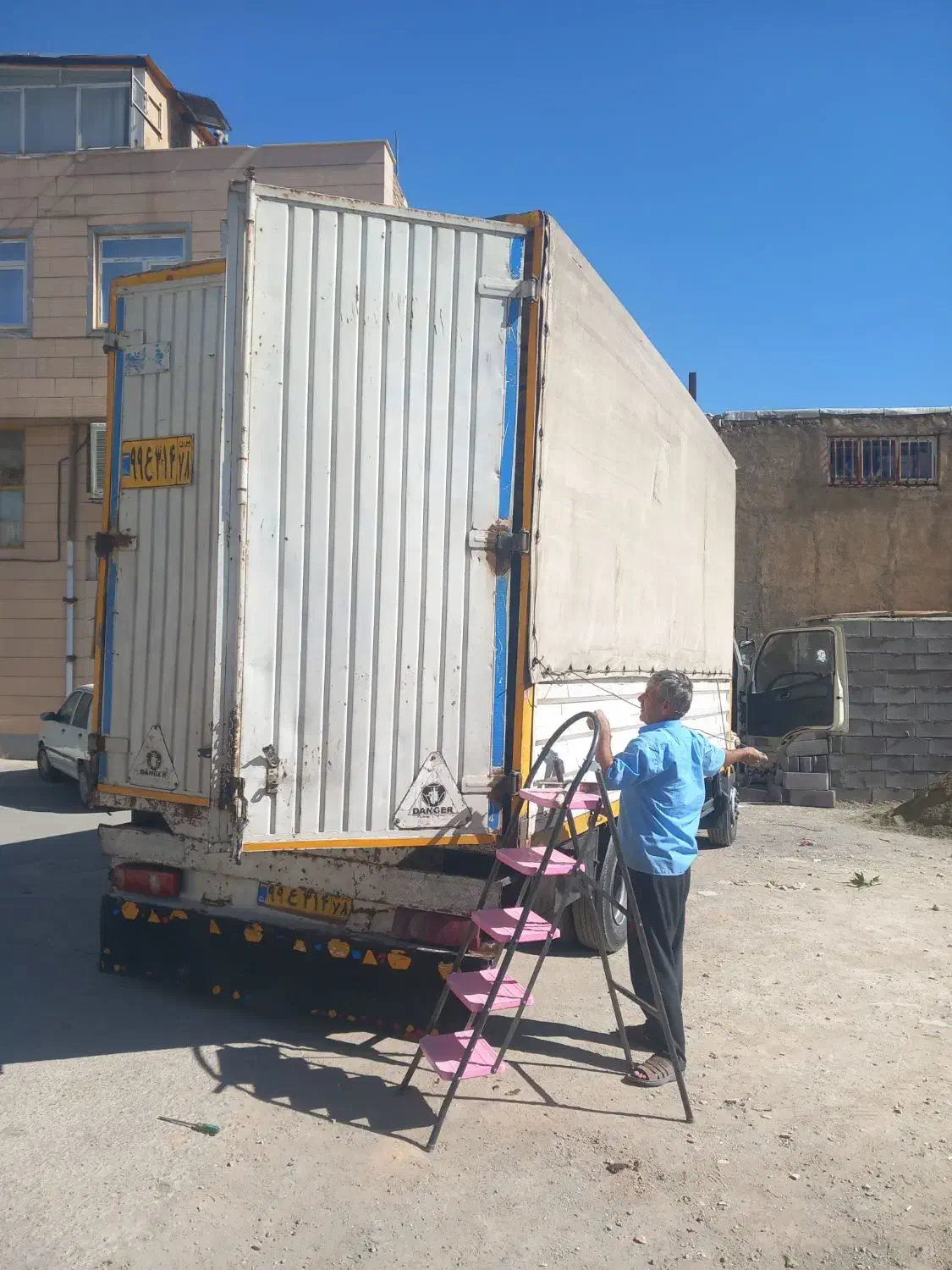 نیازمند ماشین شیش تن مسقف|خودرو اجارهای|همدان, |دیوار