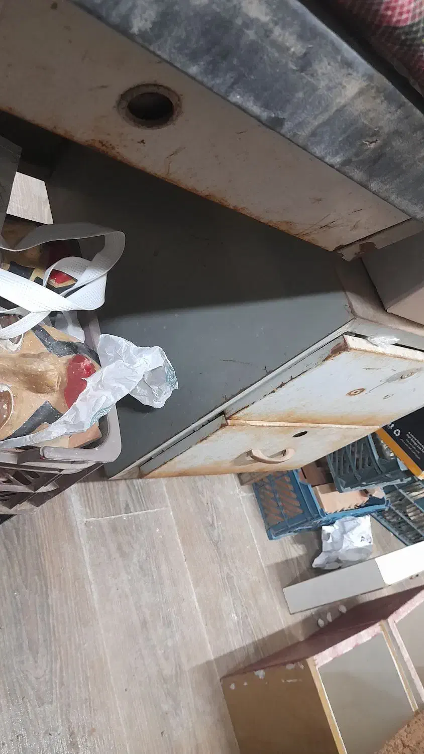 میز فلزی بزرگ ابعاد ۱۳۰در ۷۰|میز تحریر و کامپیوتر|اردکان, |دیوار