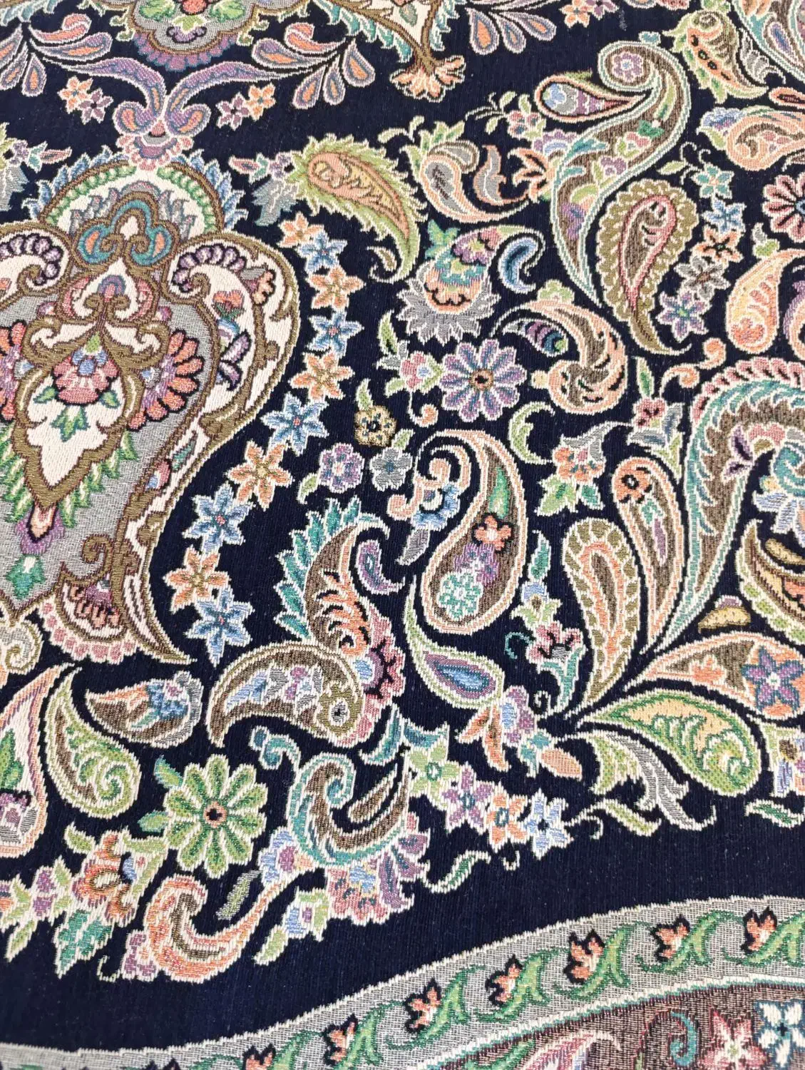 رو فرشی|روفرشی|قم, قلعه کامکار|دیوار