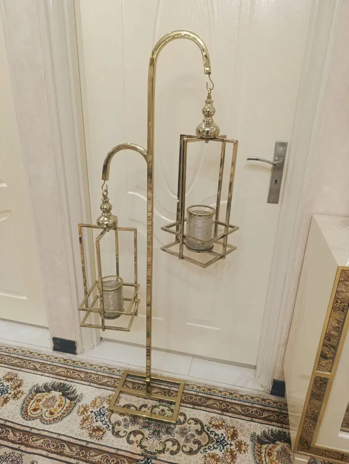 شمعدانی کنار سالنی طلایی|لوستر و چراغ آویز|تهران, افسریه شمالی|دیوار