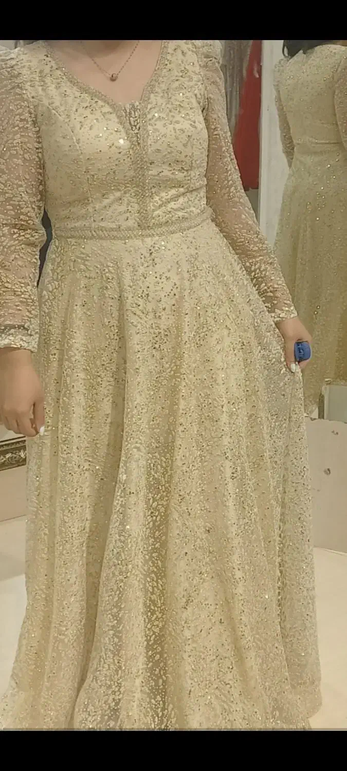 لباس مجلسی|لباس|اندیشه, اندیشه فاز ۳|دیوار