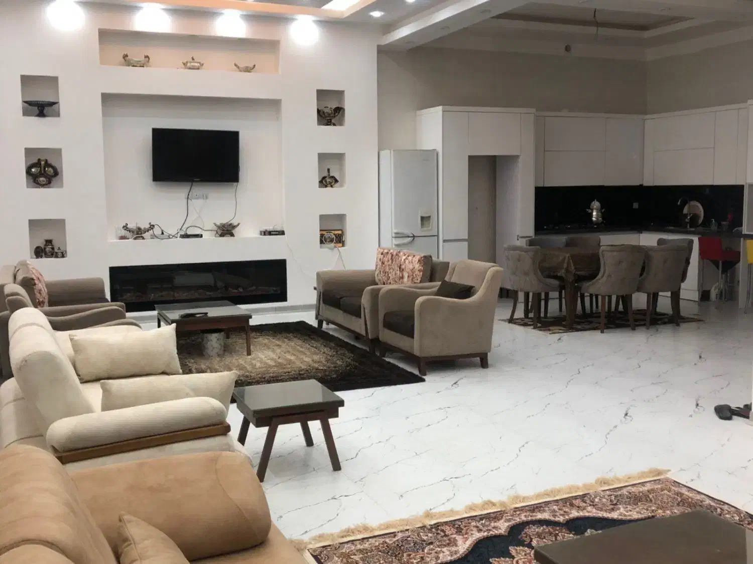 اجاره واحد 180 متری لوکس بانظافت پارت تایم|اجارهٔ کوتاه‌مدت آپارتمان و سوئیت|تهران, آبشار تهران (دریاچه)|دیوار