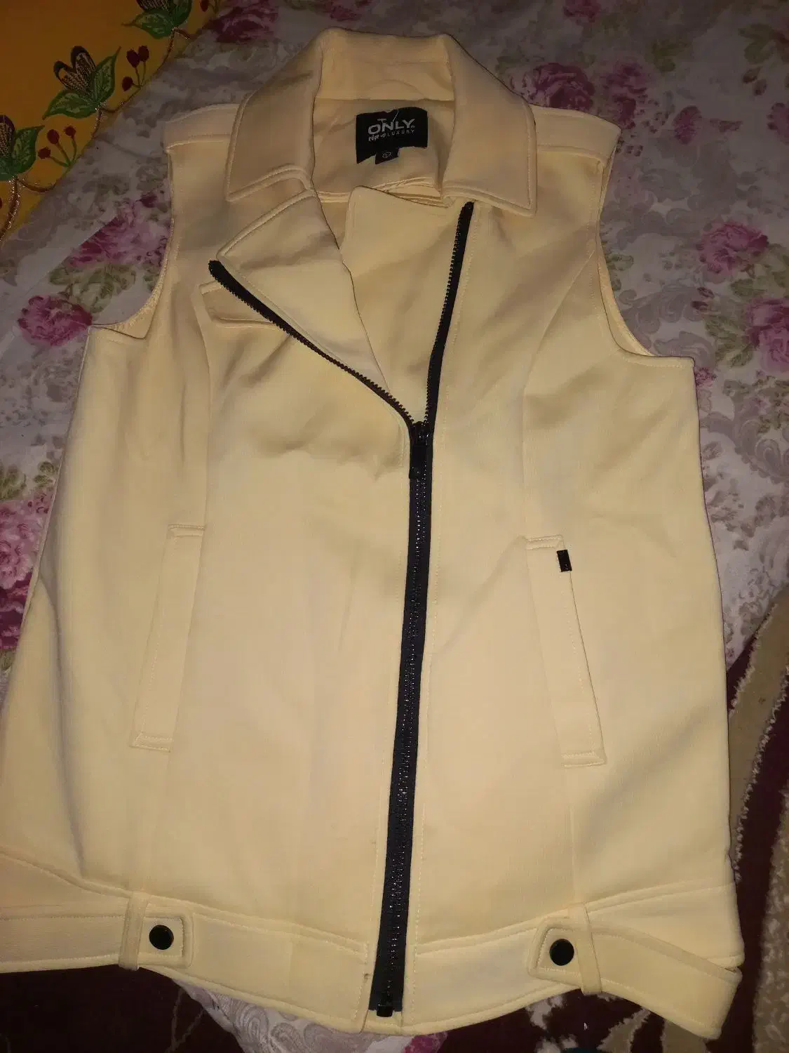 مانتو|لباس|نجفآباد, کهریزسنگ|دیوار