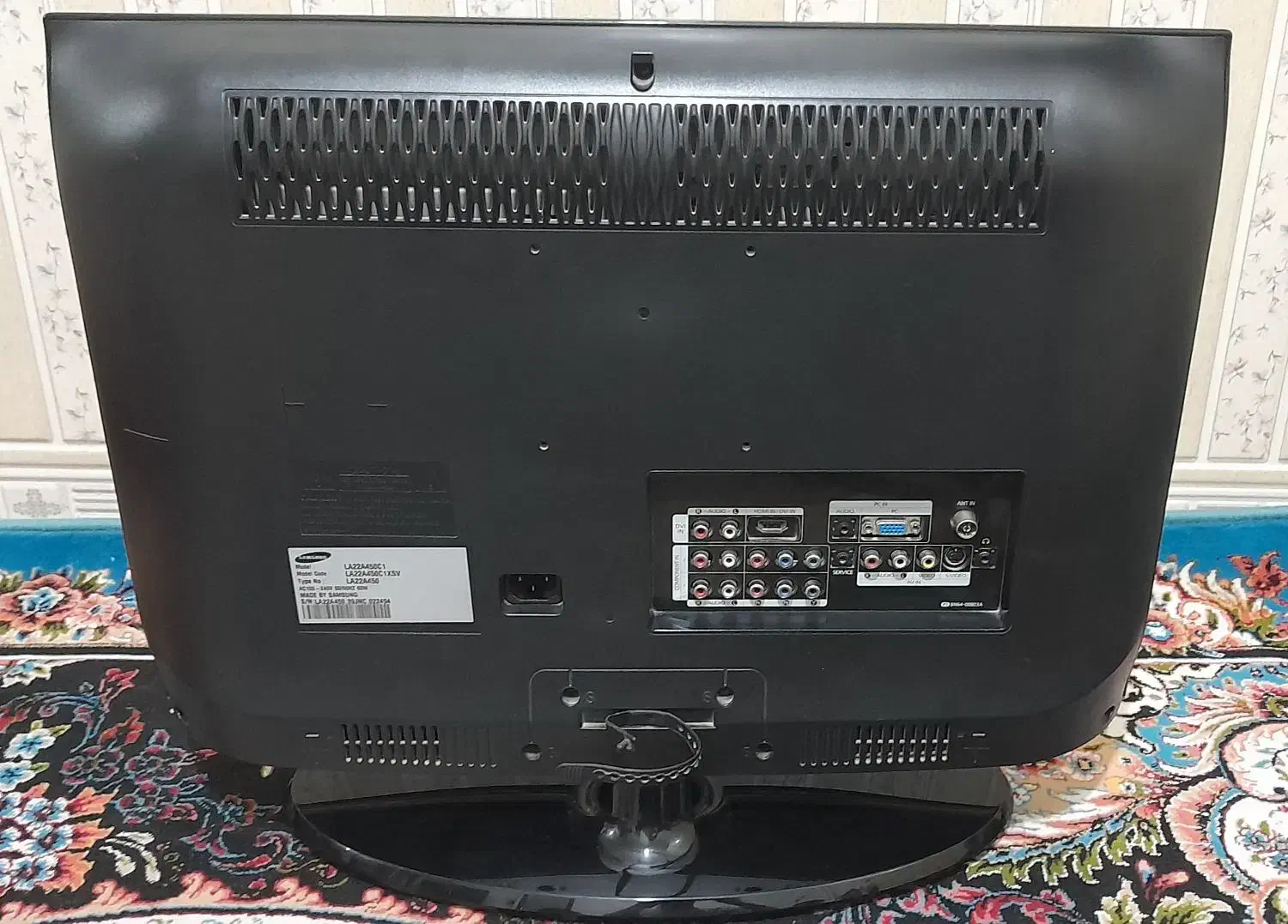 تلوزیون ۲۲اینچ LCD|تلویزیون و پروژکتور|تبریز, |دیوار