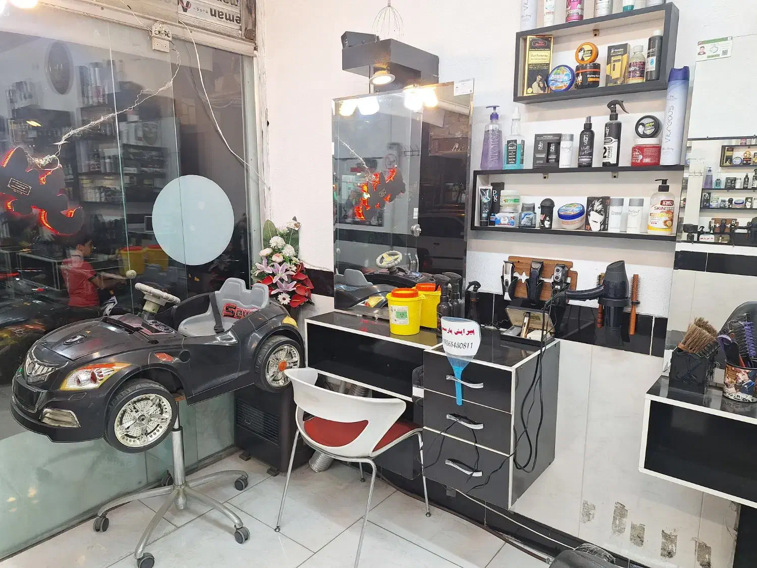 نیازمنده به همکار آرایشگره مردانه|اجارهٔ دفتر کار، اتاق اداری، مطب|مشهد, شهرک امام هادی (شهرک غرب)|دیوار