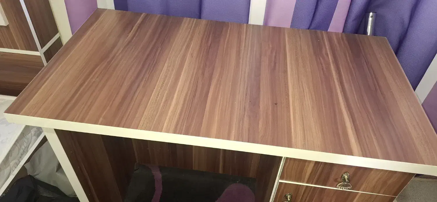 میز تحریر سالم|میز تحریر و کامپیوتر|همدان, |دیوار