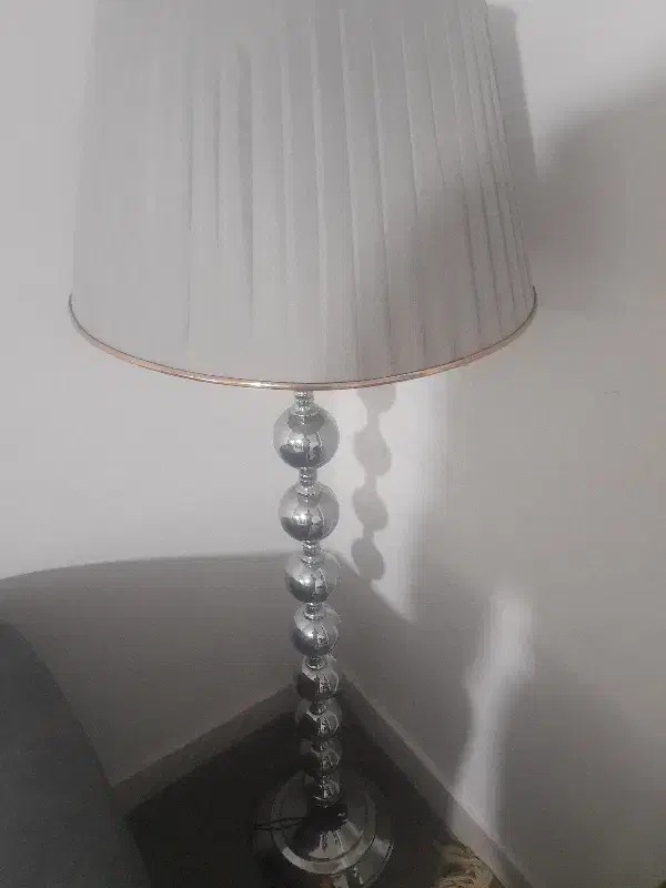 یک عدد ابا جور در حد نو|چراغ خواب و آباژور|مشهد, شهرک امام هادی (شهرک غرب)|دیوار