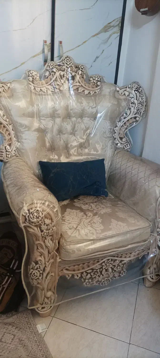 مبل 7نفره به همراه میز ناهار خوری 4نفره|مبلمان خانگی و میز عسلی|پاکدشت, پاکدشت (مامازند)|دیوار