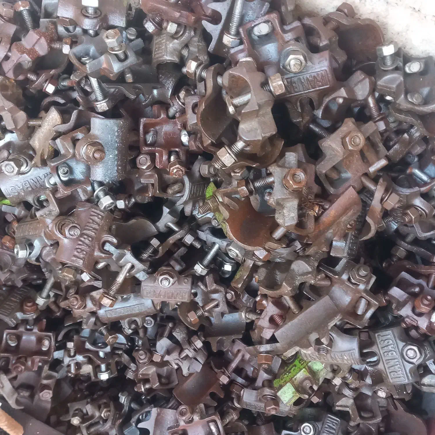 فروش لوله داربست و پروفیل واتصال|مصالح و تجهیزات ساختمان|کرج, محمد آباد|دیوار