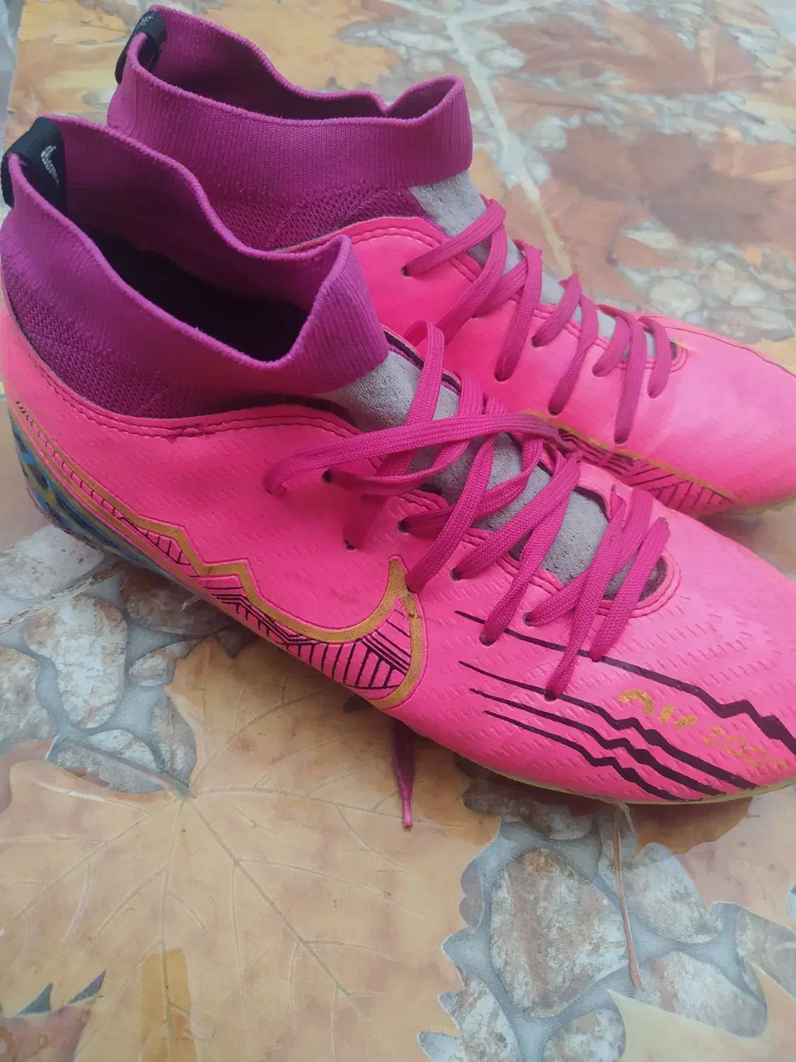 کفش چمن|کیف، کفش، کمربند|دهدشت, |دیوار