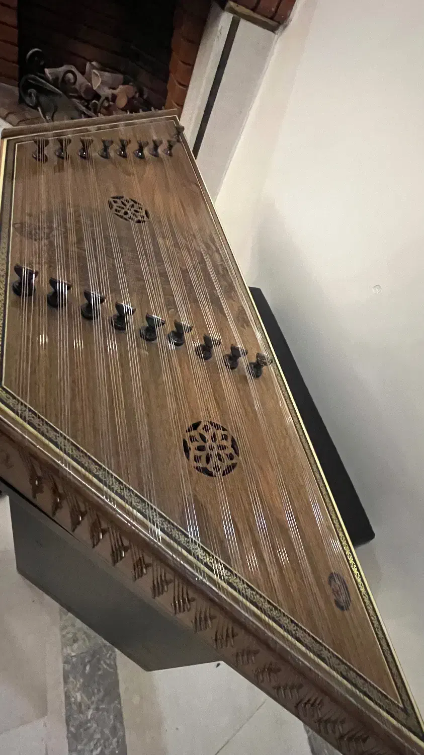 سنتور استاد صادقی|سازهای سنتی|تهران, هروی|دیوار