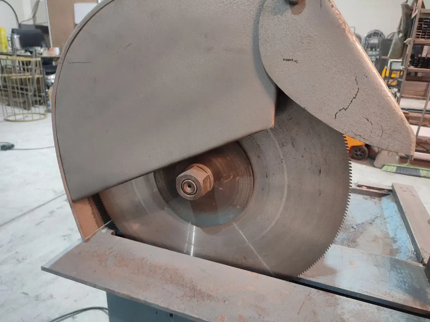 اره آتشی مشابه آکبند|ماشین‌آلات صنعتی|بهار, |دیوار