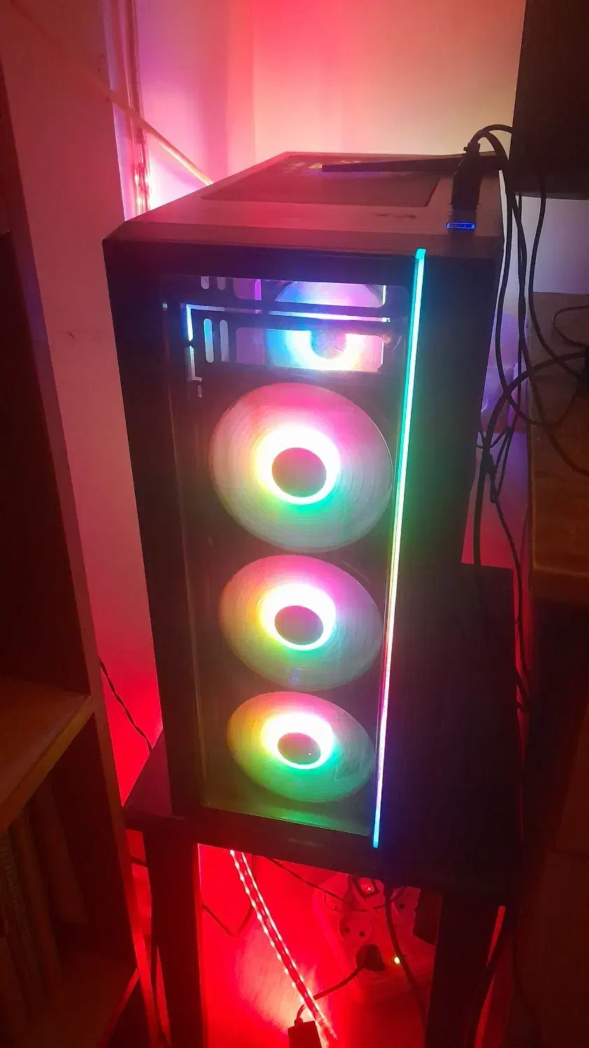 کیس کامپیوتر گیمینگ و مناسب رندرینگ|رایانه رومیزی|ساری, |دیوار