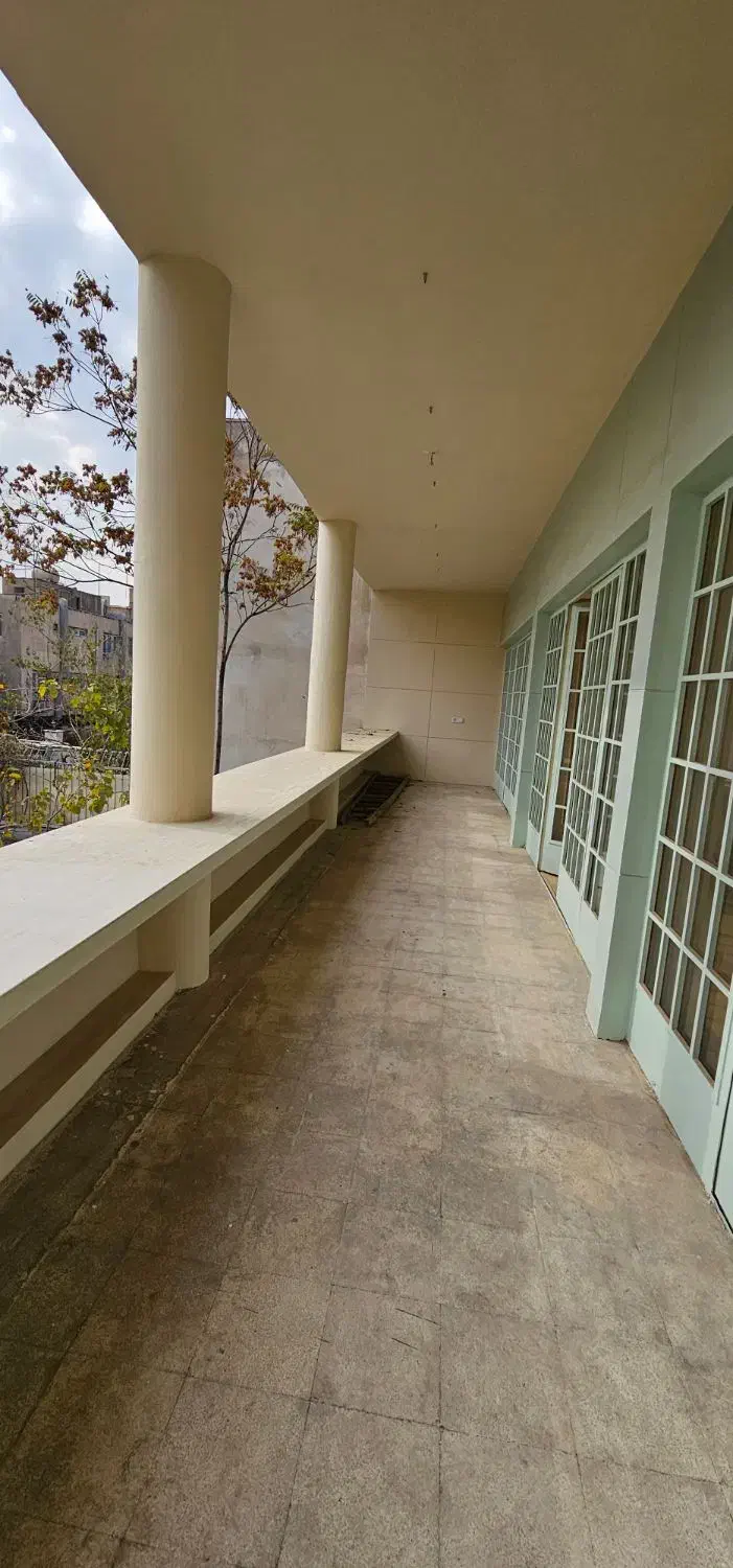 ۵۰۰متر بنا با ۳۰۰متر حیاط دربست پارک هنرمندان