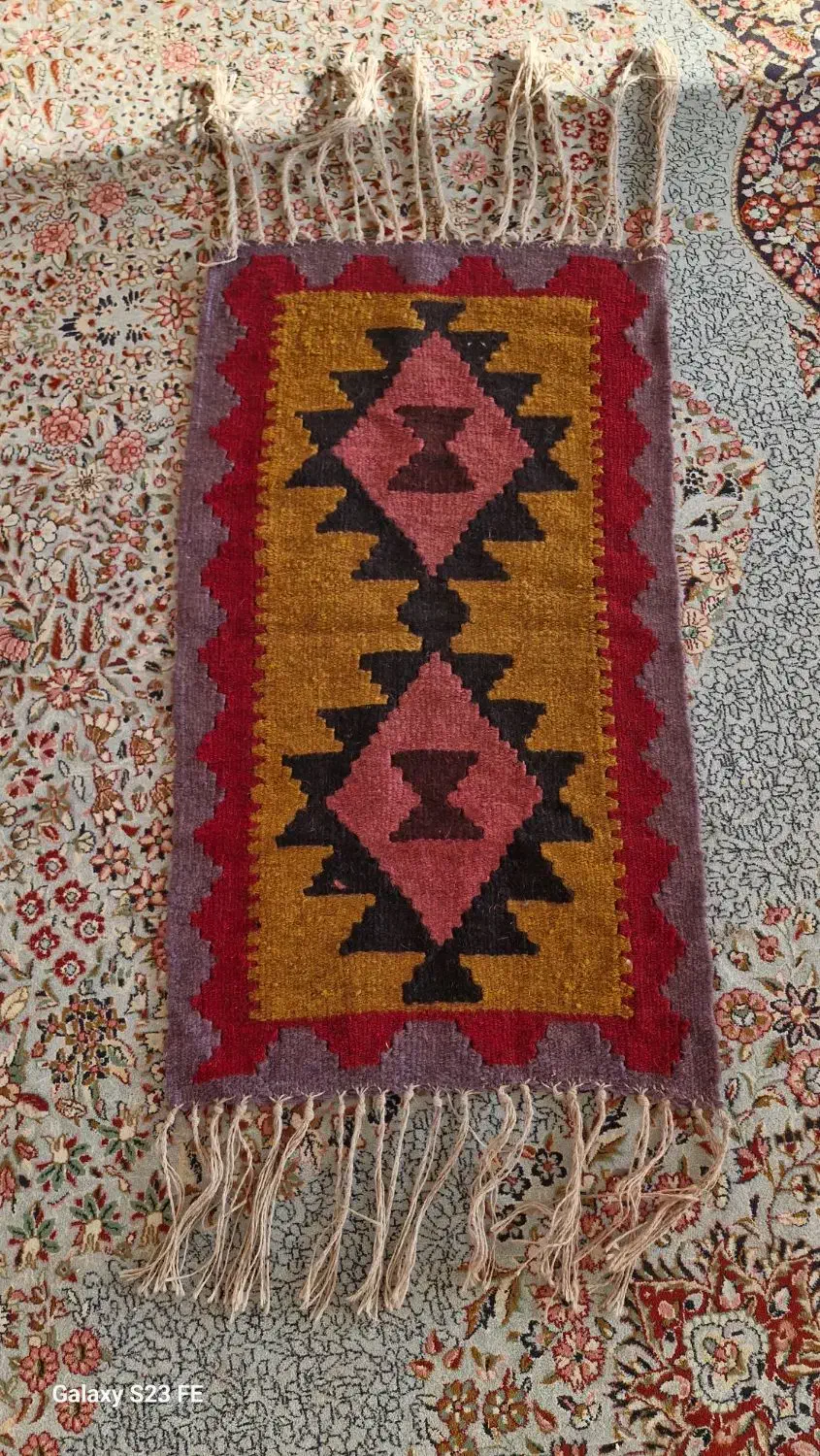 فرش دست بافت|فرش|نیشابور, فضل|دیوار