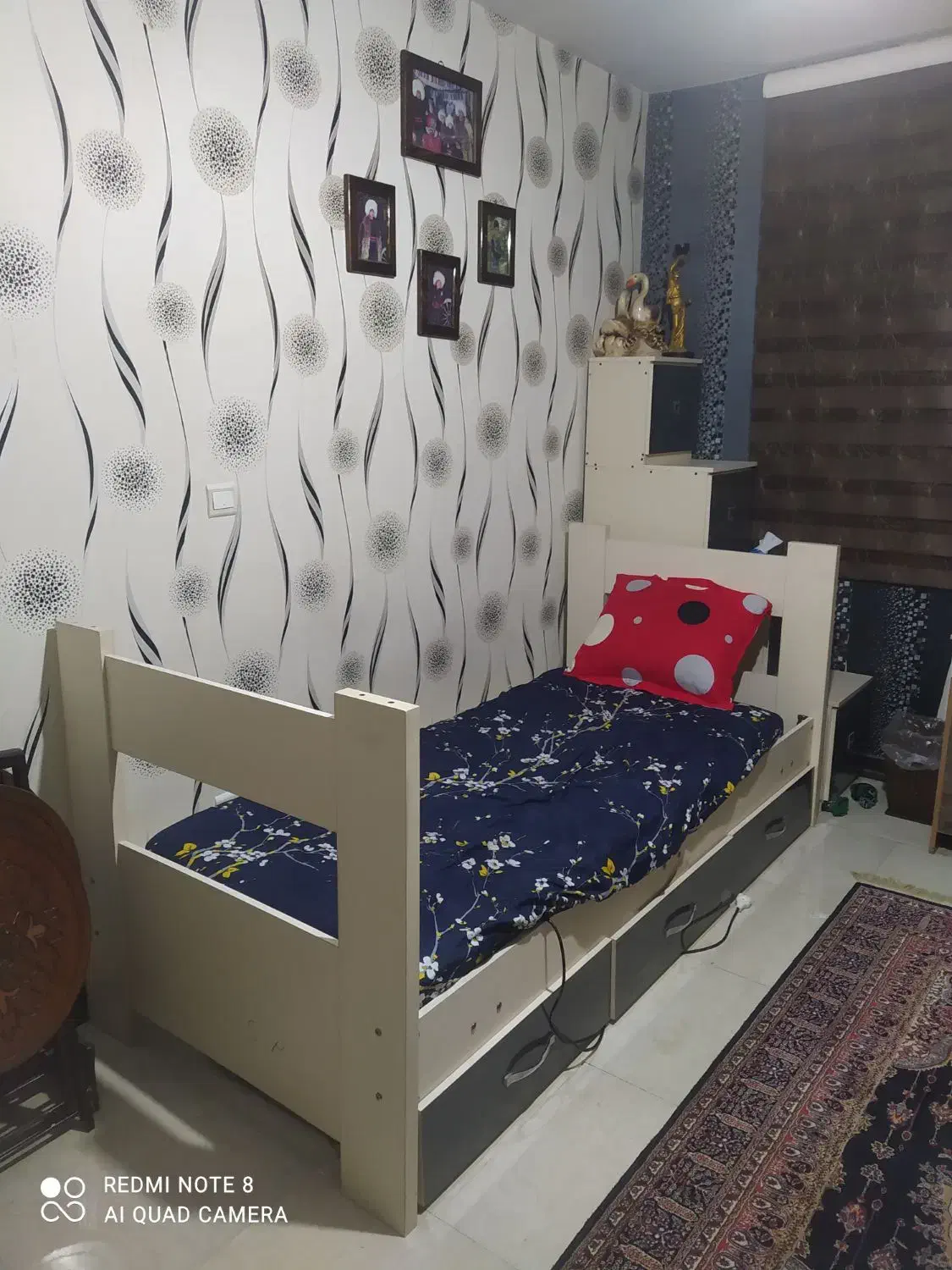 تخت وکمد|تخت و سرویس خواب|بومهن, |دیوار